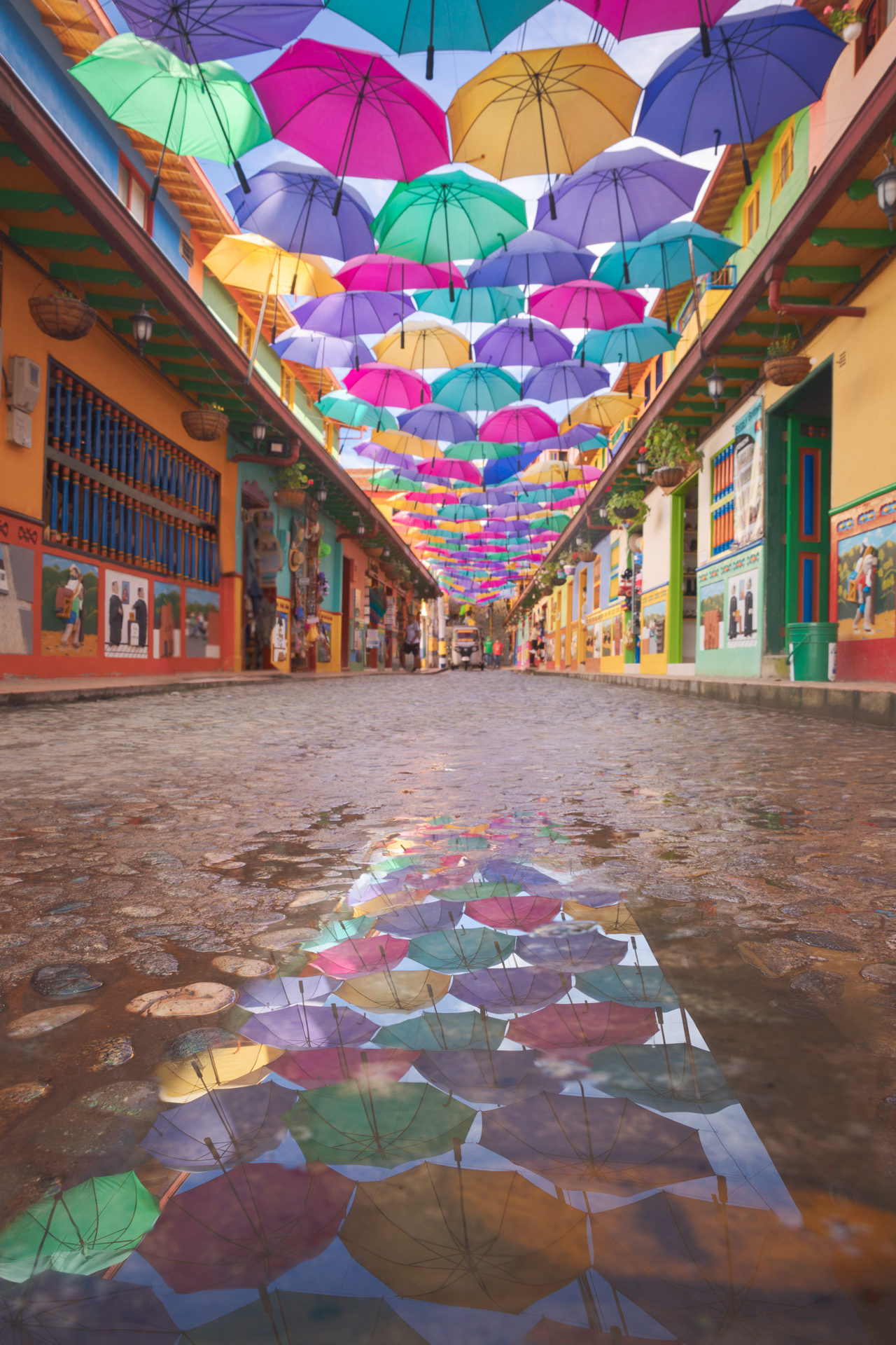 Calle de los paraguas