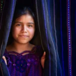 Portrait d'une jeune fille indigène maya au Guatemala Lac Atitlan