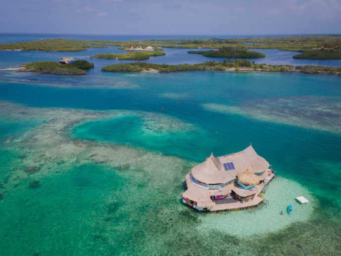 casa en el agua isla mucura archipelagio san bernardo colombia 12