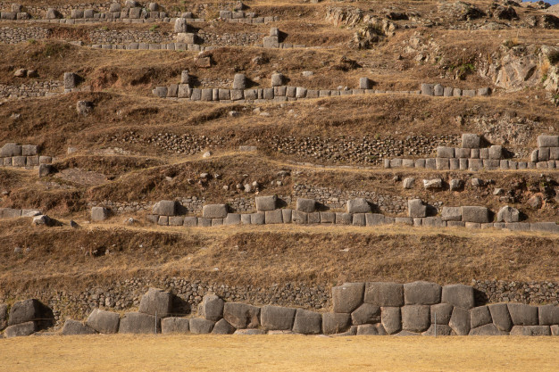 Ruines de la terrasse inca au Pérou