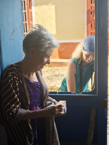 offering medicaments in cuba