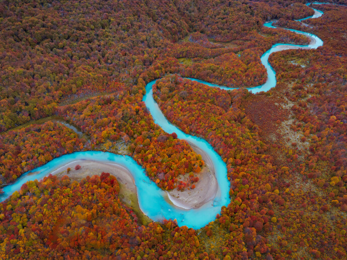 laguna condor drone shot el chalten patagonia argentina