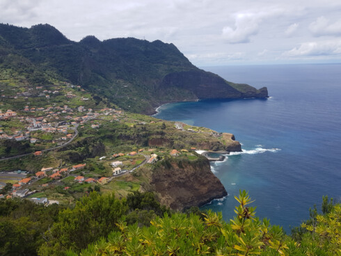 sunrise in miradouro do juncal (pico de arrieiro)