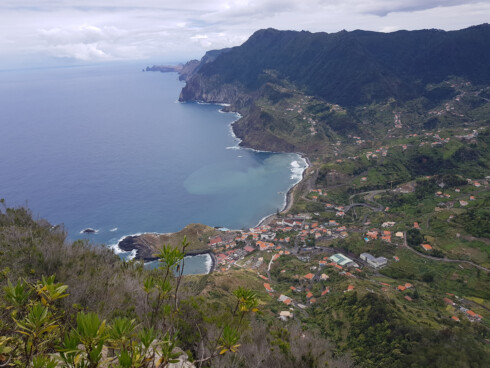 sunrise in miradouro do juncal (pico de arrieiro)