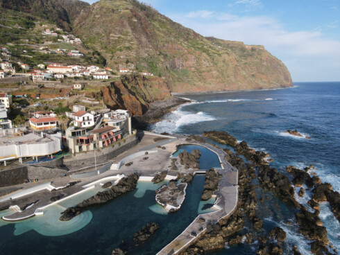 natural pool of porto moniz